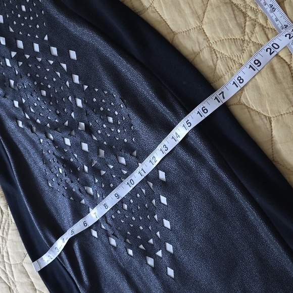 Karen Kane Sleeveless Dress - Picture 8 of 12